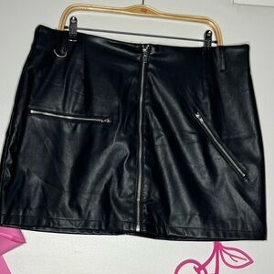 ASOS DESIGN Black Faux Leather Oto Mini skirt